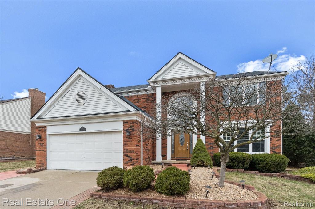 187 Saxon Court Rochester Hills, MI 48307 - Photo 1 of 47