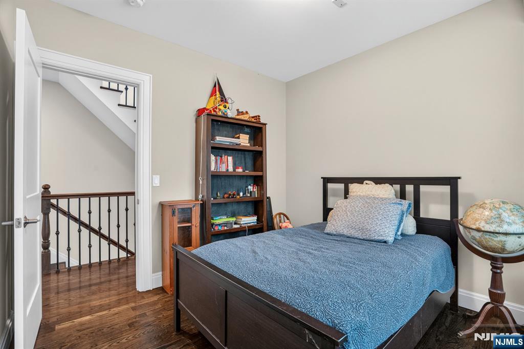 14 Hooks Lane Edgewater, NJ 07020 - Photo 14 of 31