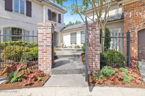 $775,000 | 118 West Bayou Parkway, Lafayette, LA 70503
