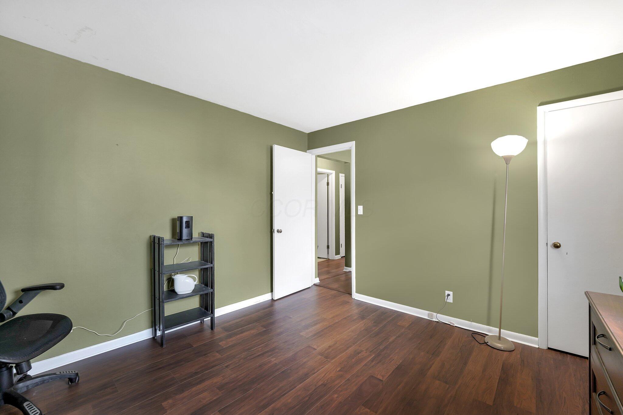 581 Morse Road Columbus, OH 43214 - Photo 17 of 26 2nd Bedroom