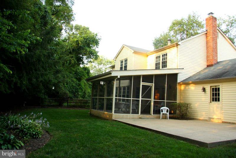 5263 Lewisham Road Fairfax, VA 22030 - Photo 20 of 26 Exterior (Rear)