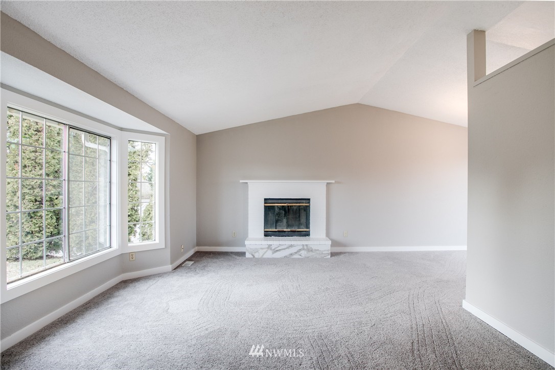 6700 South 112th Place Seattle, WA 98178 - Photo 2 of 17 Gallery Image 2