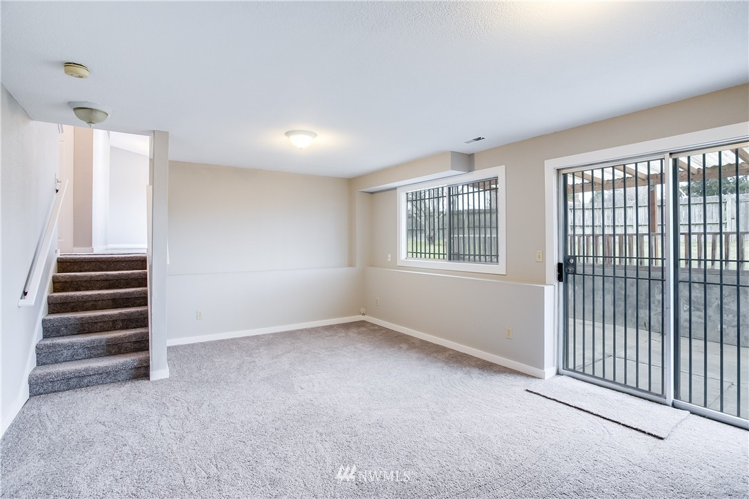 6700 South 112th Place Seattle, WA 98178 - Photo 5 of 17 Gallery Image 5