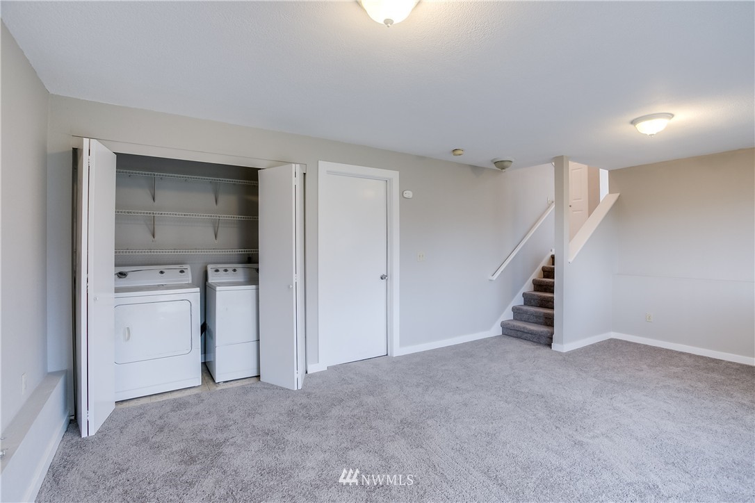 6700 South 112th Place Seattle, WA 98178 - Photo 6 of 17 Gallery Image 6