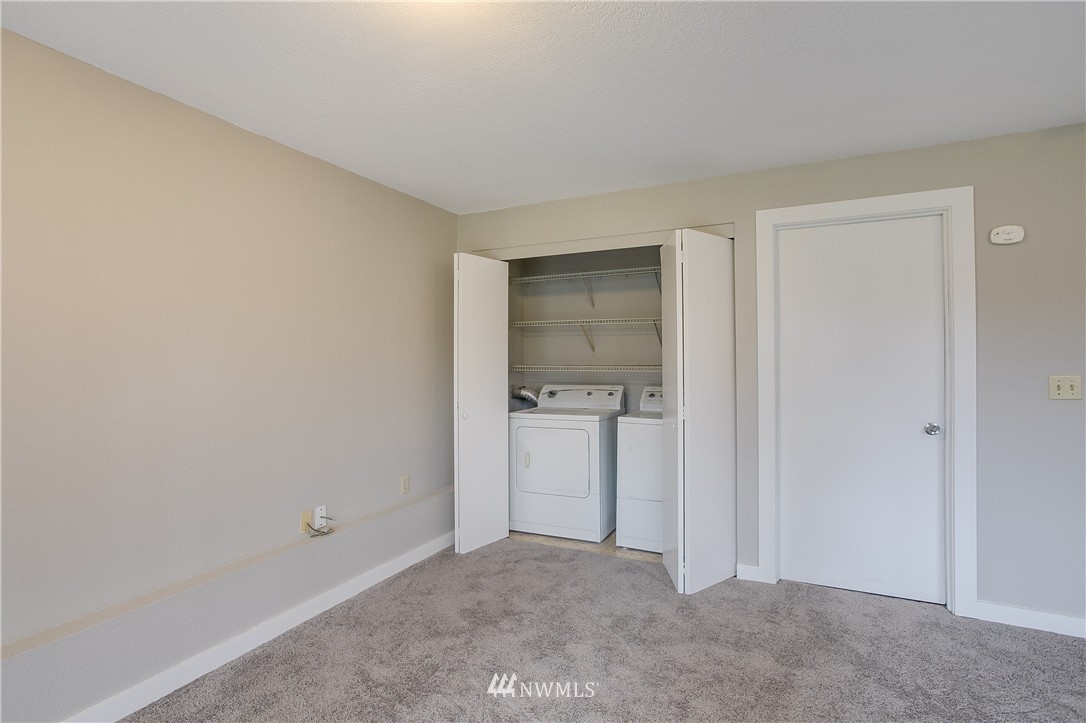 6700 South 112th Place Seattle, WA 98178 - Photo 10 of 17 Gallery Image 10