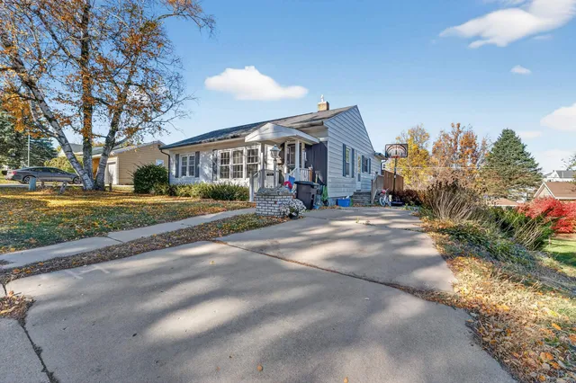 $199,900 | 506 West Division Street, Dodgeville, WI 53533