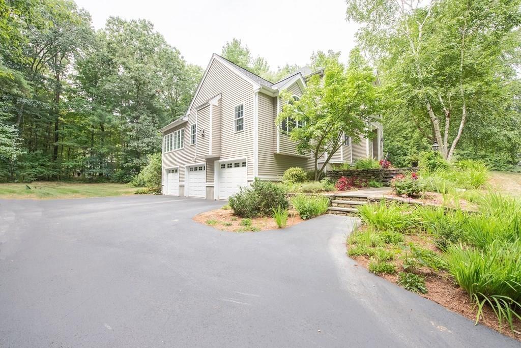 15 Jamie Road Dunstable, MA 01827 - Photo 1 of 32 Gallery Image 1