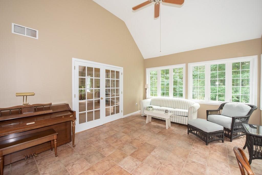 15 Jamie Road Dunstable, MA 01827 - Photo 5 of 32 Gallery Image 5