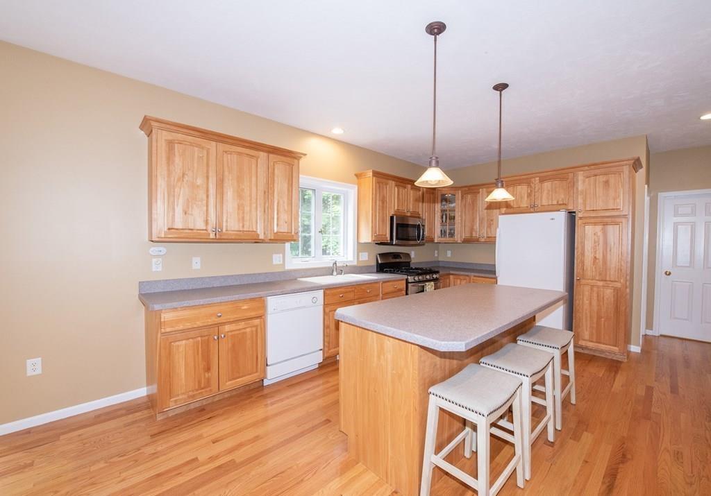 15 Jamie Road Dunstable, MA 01827 - Photo 10 of 32 Gallery Image 10