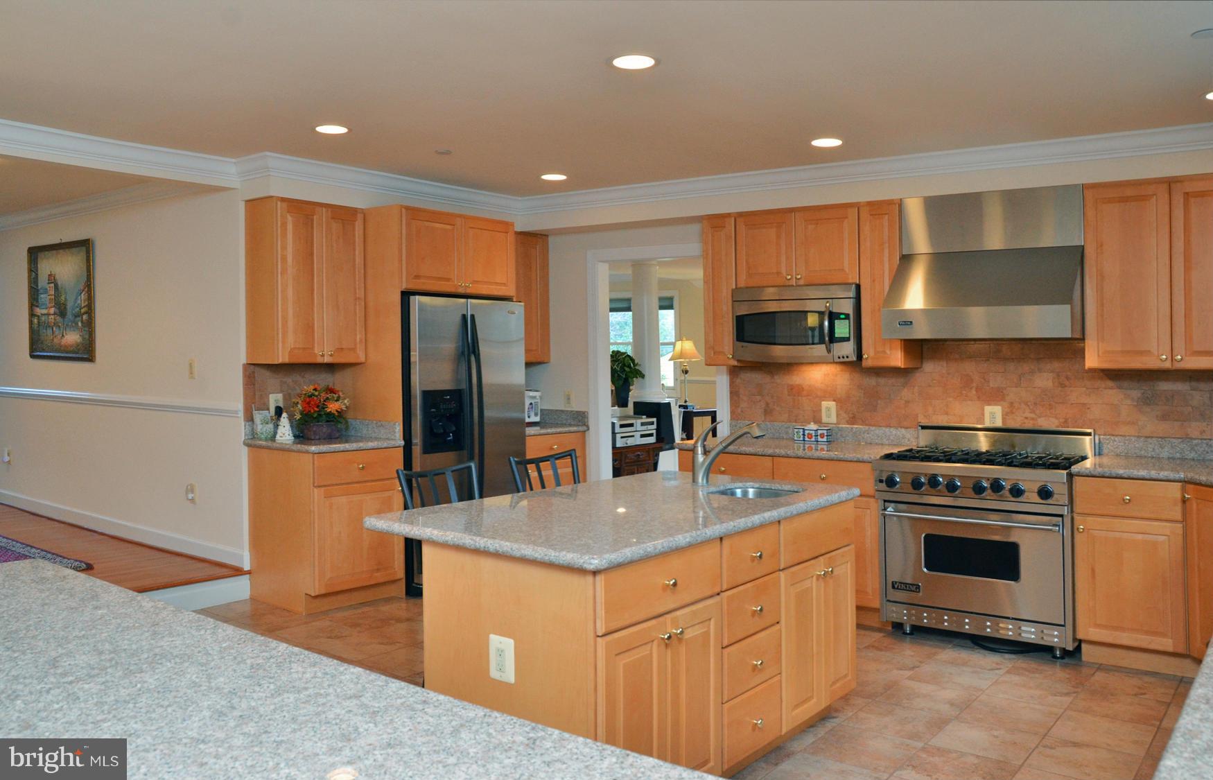 9208 Bells Mill Road Potomac, MD 20854 - Photo 11 of 30 Kitchen