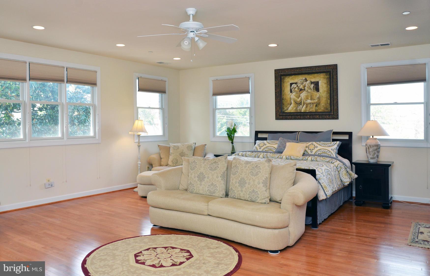 9208 Bells Mill Road Potomac, MD 20854 - Photo 18 of 30 Bedroom (Master)