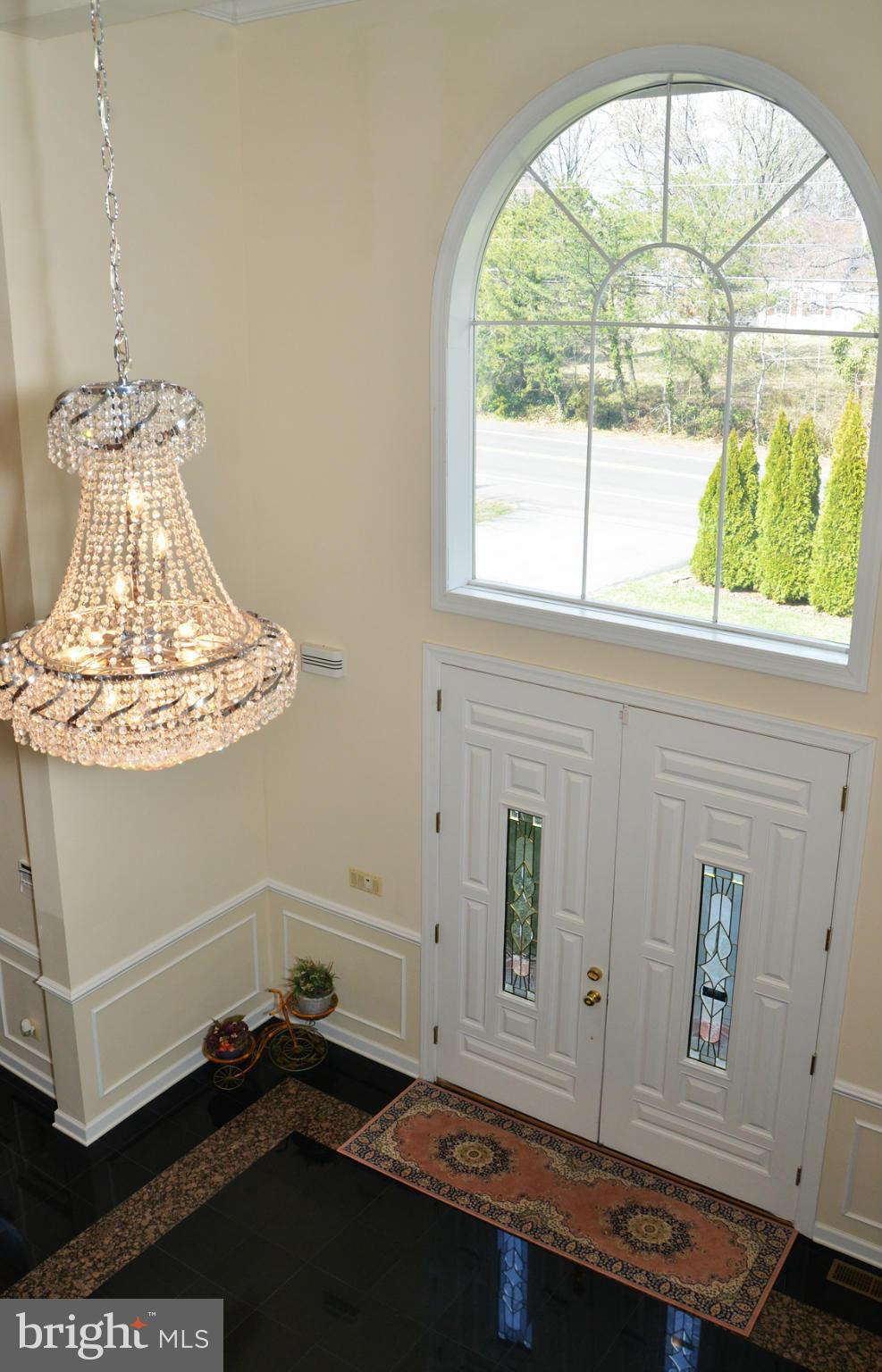 9208 Bells Mill Road Potomac, MD 20854 - Photo 4 of 30 Interior (General)