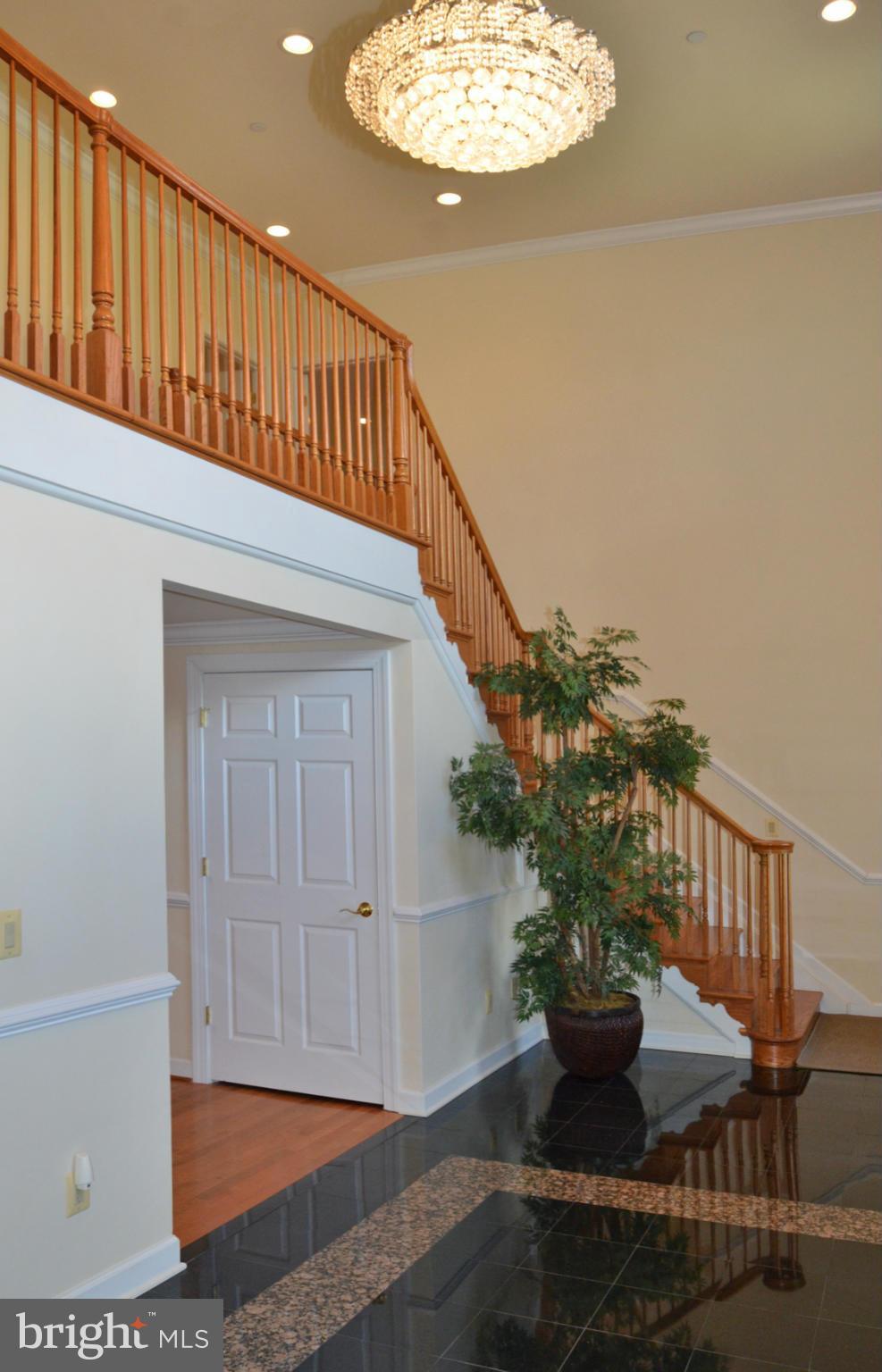 9208 Bells Mill Road Potomac, MD 20854 - Photo 5 of 30 Interior (General)