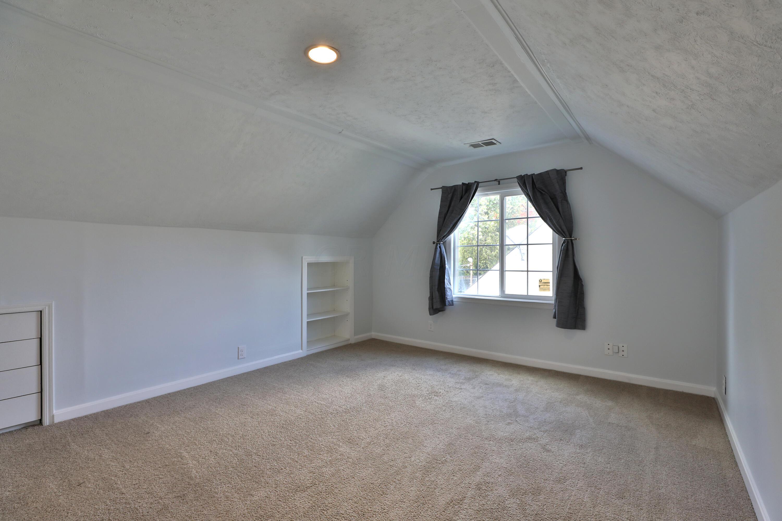 685 South Ashburton Road Columbus, OH 43213 - Photo 24 of 37 685-Ashburton-24