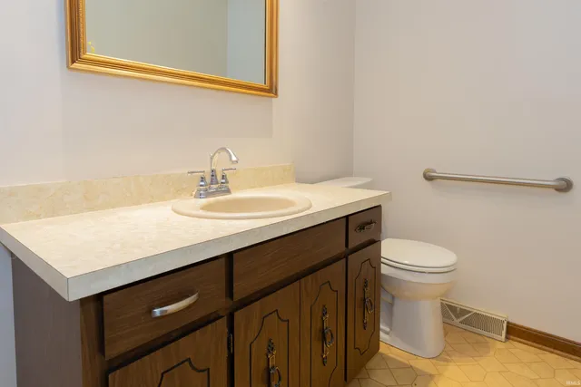 $445,000 | 6248 Highway 165, Owensville, IN 47665