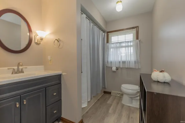 $445,000 | 6248 Highway 165, Owensville, IN 47665