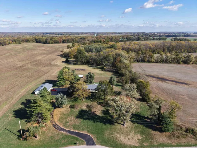 $445,000 | 6248 Highway 165, Owensville, IN 47665