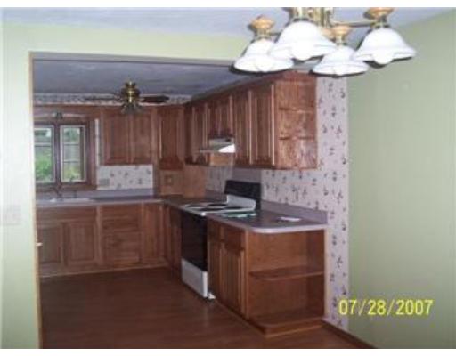 4 Inwood Road Auburn, MA 01501 - Photo 4 of 9 Gallery Image 4