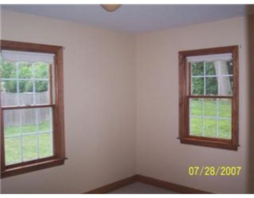 4 Inwood Road Auburn, MA 01501 - Photo 5 of 9 Gallery Image 5