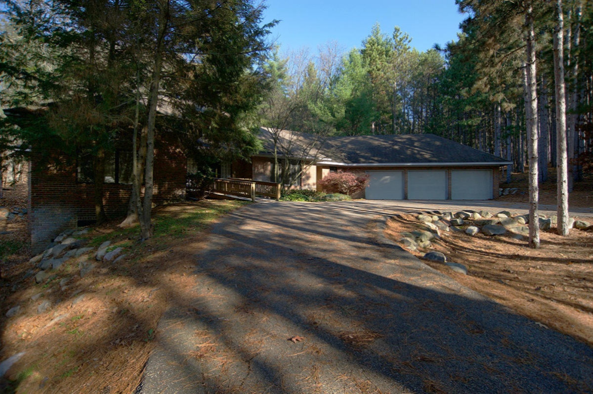7673 Timber Bluff Road Southeast Ada, MI 49301 - Photo 2 of 30 DSC_7441