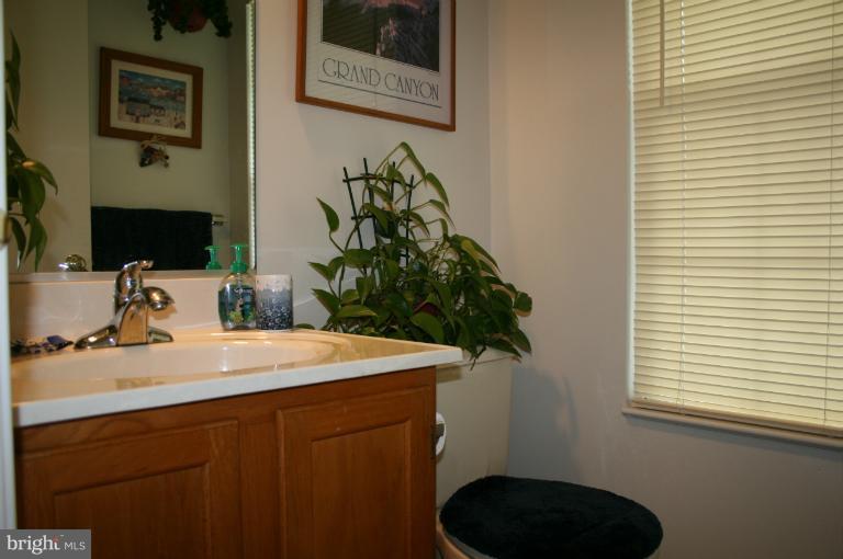 3116 Memory Lane Silver Spring, MD 20904 - Photo 2 of 27 Bath