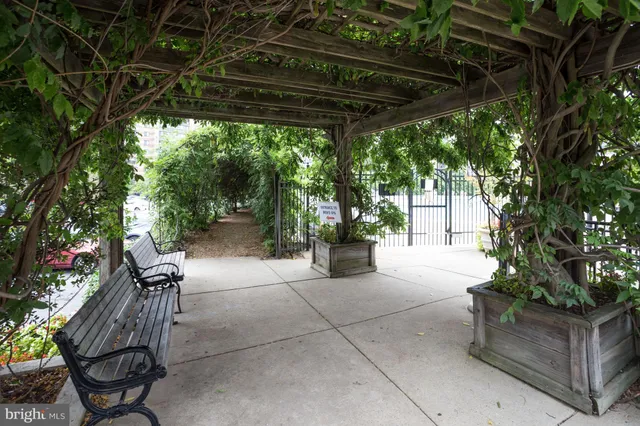 a picture of a floor with a white wall