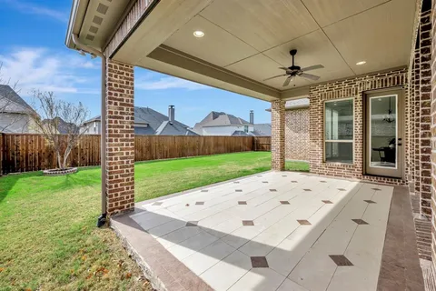 $775,000 | 1052 Highpoint Way, Roanoke, TX 76262