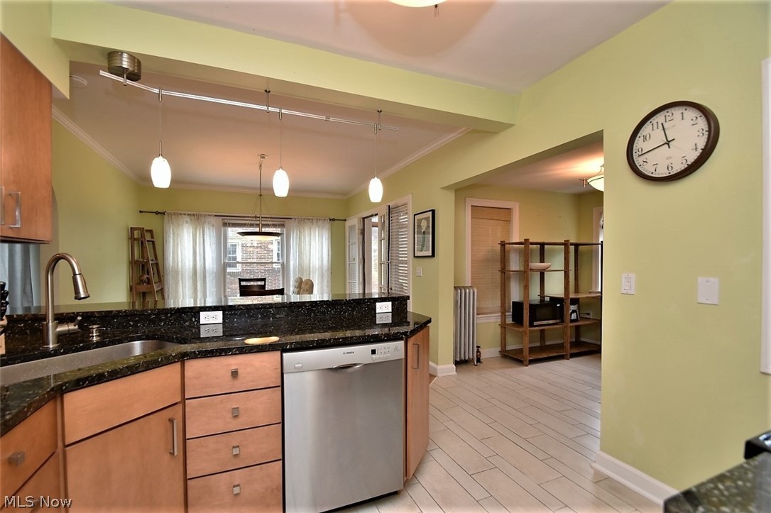 3320 Braemar Road Cleveland, OH 44120 - Photo 12 of 33