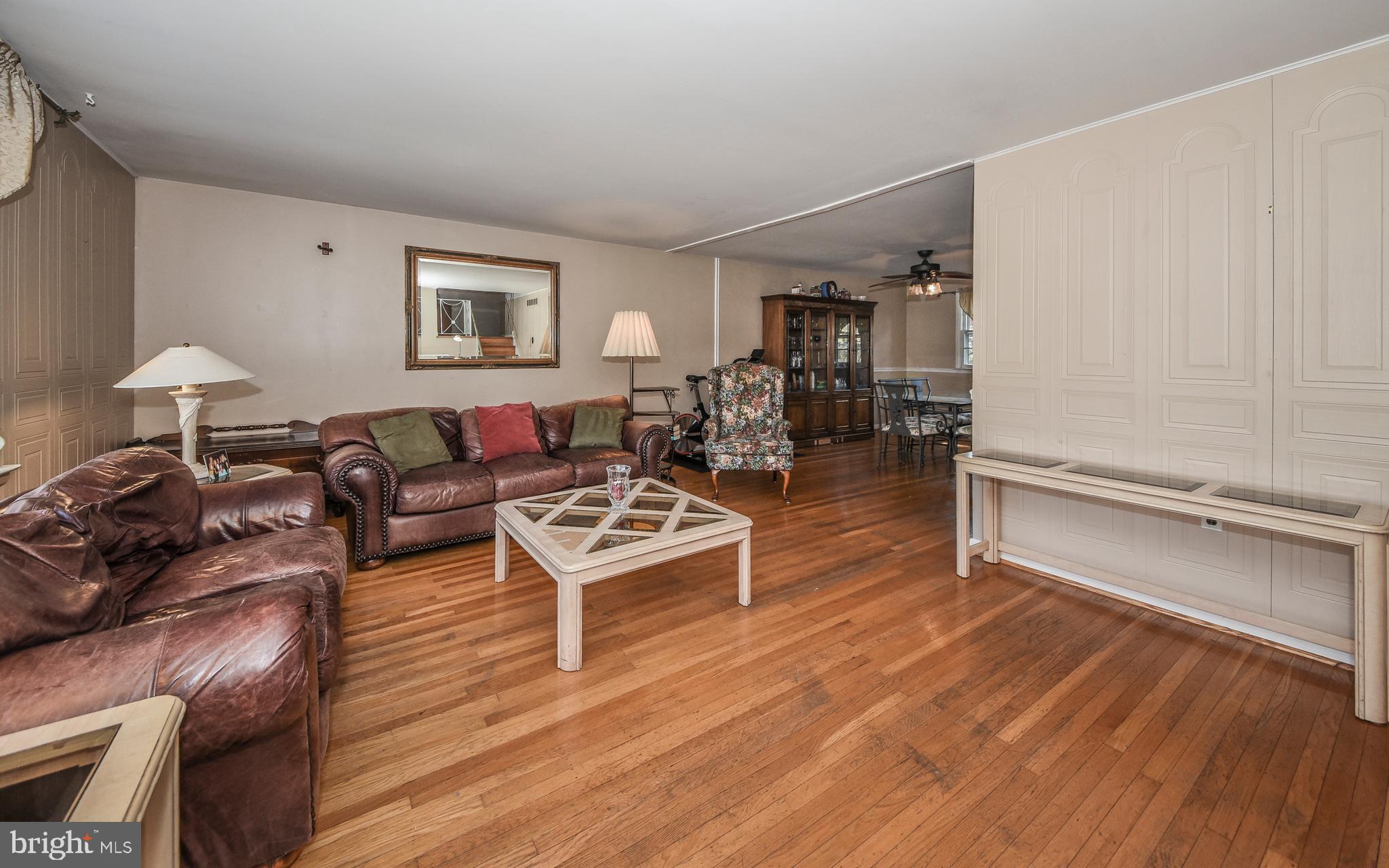 504 Pinewood Road Philadelphia, PA 19116 - Photo 6 of 27 Gallery Image 6