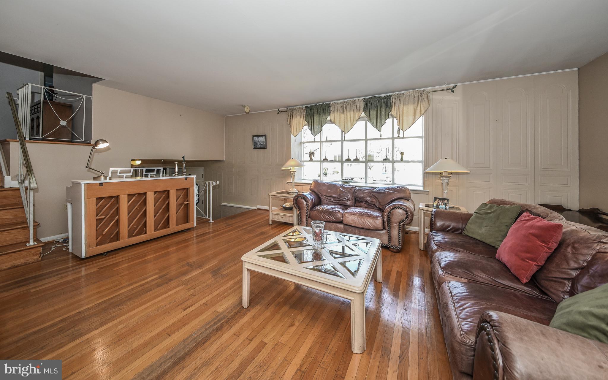504 Pinewood Road Philadelphia, PA 19116 - Photo 7 of 27 Gallery Image 7