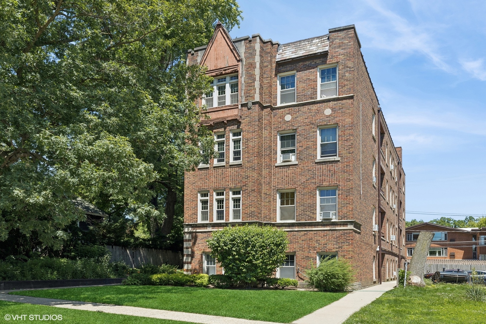 70 Pine Avenue, Unit 1A Riverside, IL 60546 - Photo 2 of 22