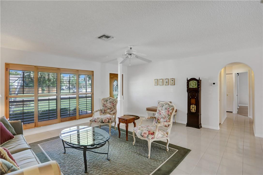 1300 Cormorant Road Delray Beach, FL 33444 - Photo 9 of 68 Living Room