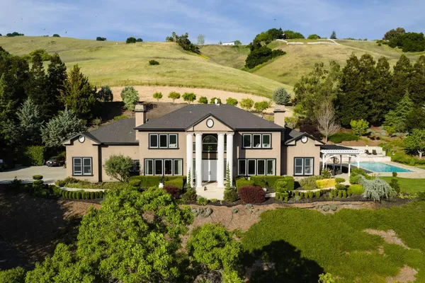 $3,199,888 | 9540 Vía Del Oro, Gilroy, CA 95020