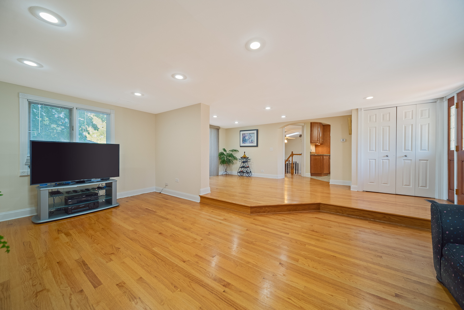 814 Elmdale Road Glenview, IL 60025 - Photo 5 of 31