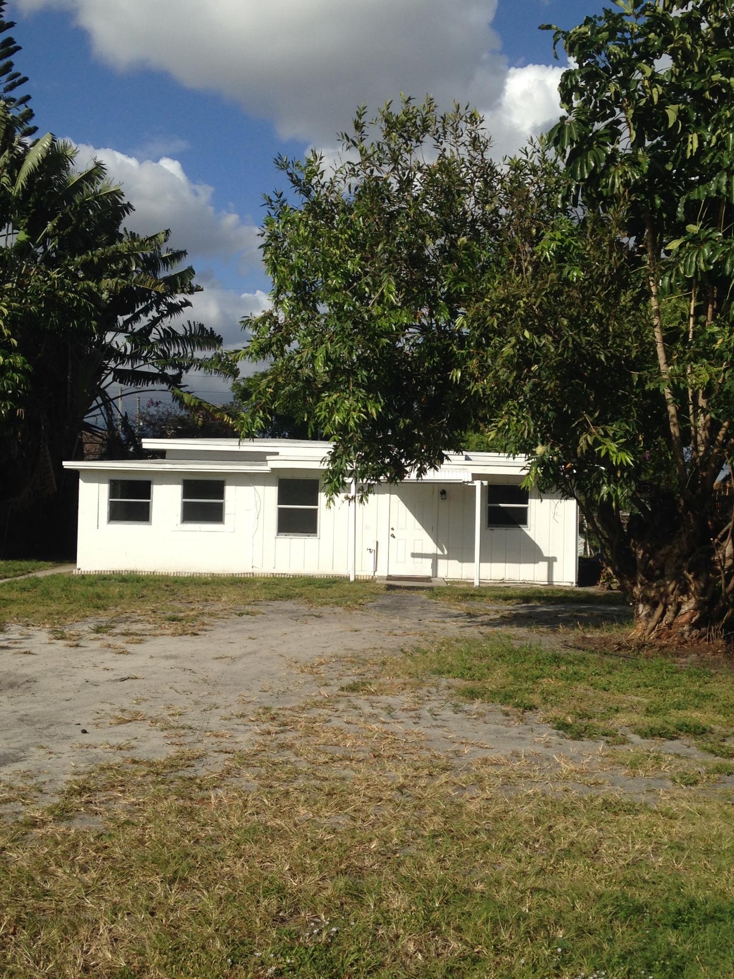 4371 Cocoanut Road West Palm Beach, FL 33406 - Photo 2 of 20 IMG_1854