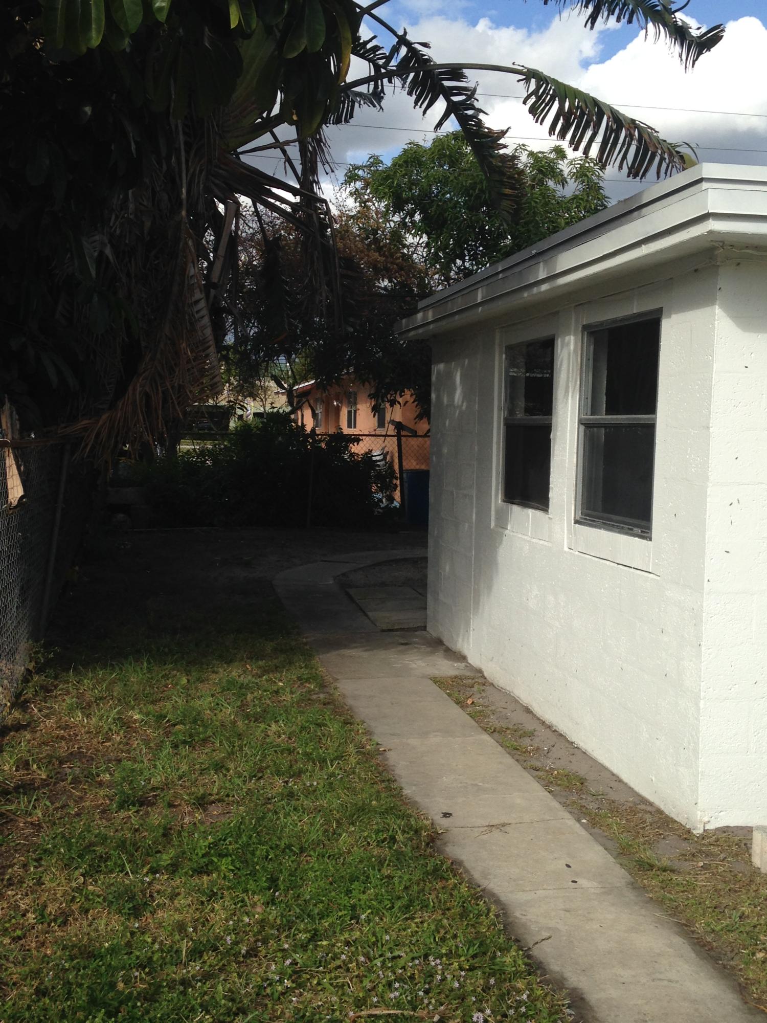 4371 Cocoanut Road West Palm Beach, FL 33406 - Photo 6 of 20 IMG_1861