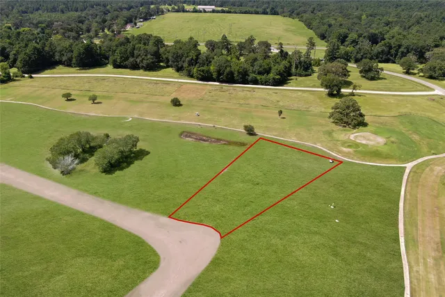 a view of a tennis court