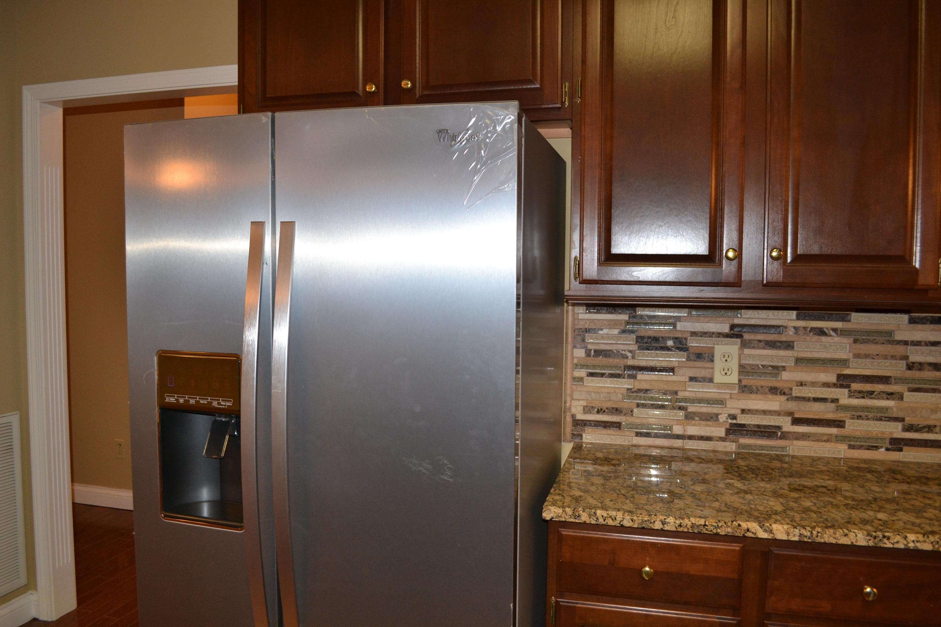 123 Capital Circle Oak Ridge, TN 37830 - Photo 6 of 18 Whilrpool Gold Refrigerator Included!