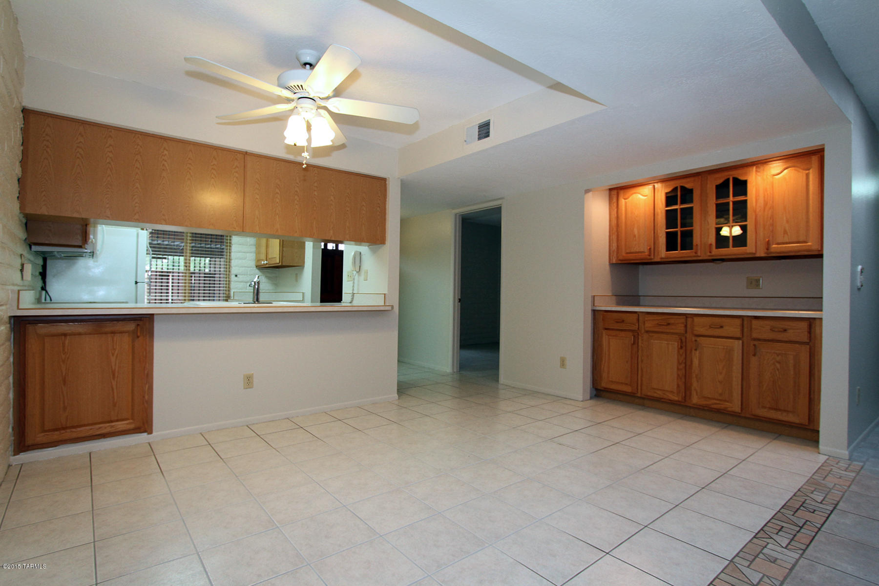 630 South Pantano Road, Unit D Tucson, AZ 85710 - Photo 12 of 25 Built-Ins