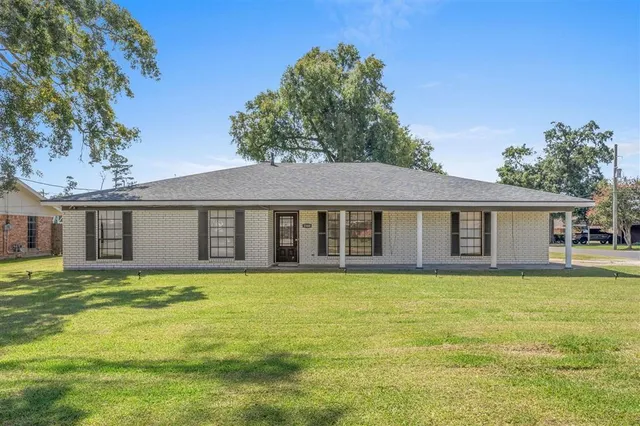 $209,500 | 2300 Augustine Street, Sulphur, LA 70663