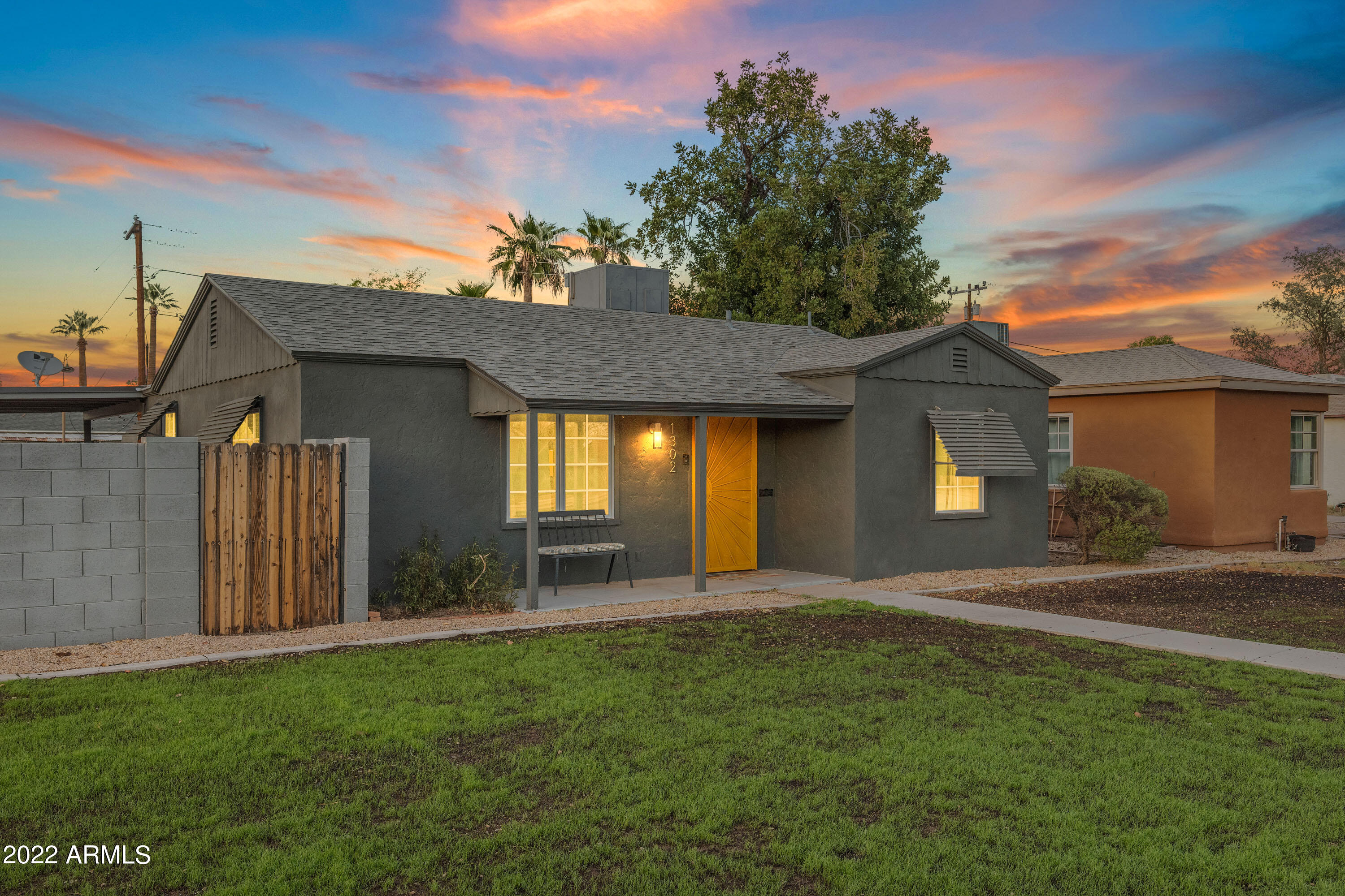 1302 East Granada Road Phoenix, AZ 85006 - Photo 4 of 43 DuskConversion-1