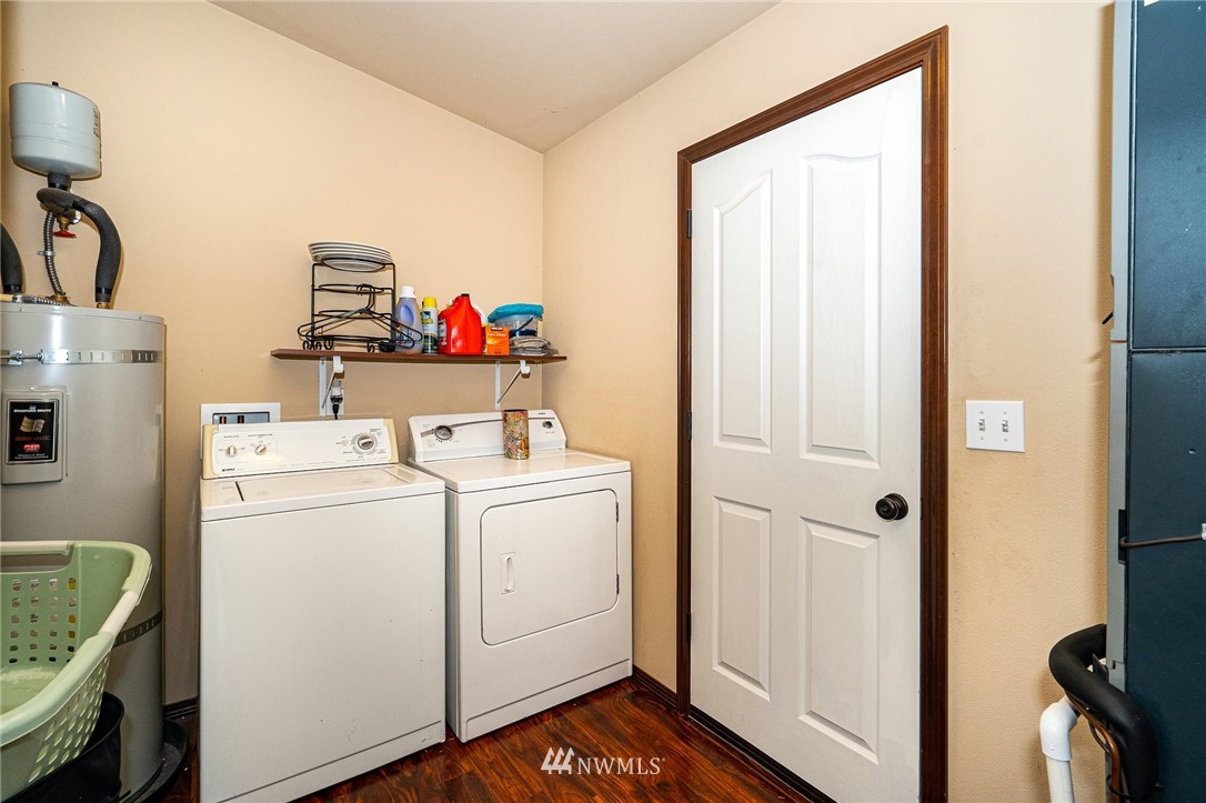 5120 180th Trail Southwest Rochester, WA 98579 - Photo 19 of 32 a utility room with dryer and washer