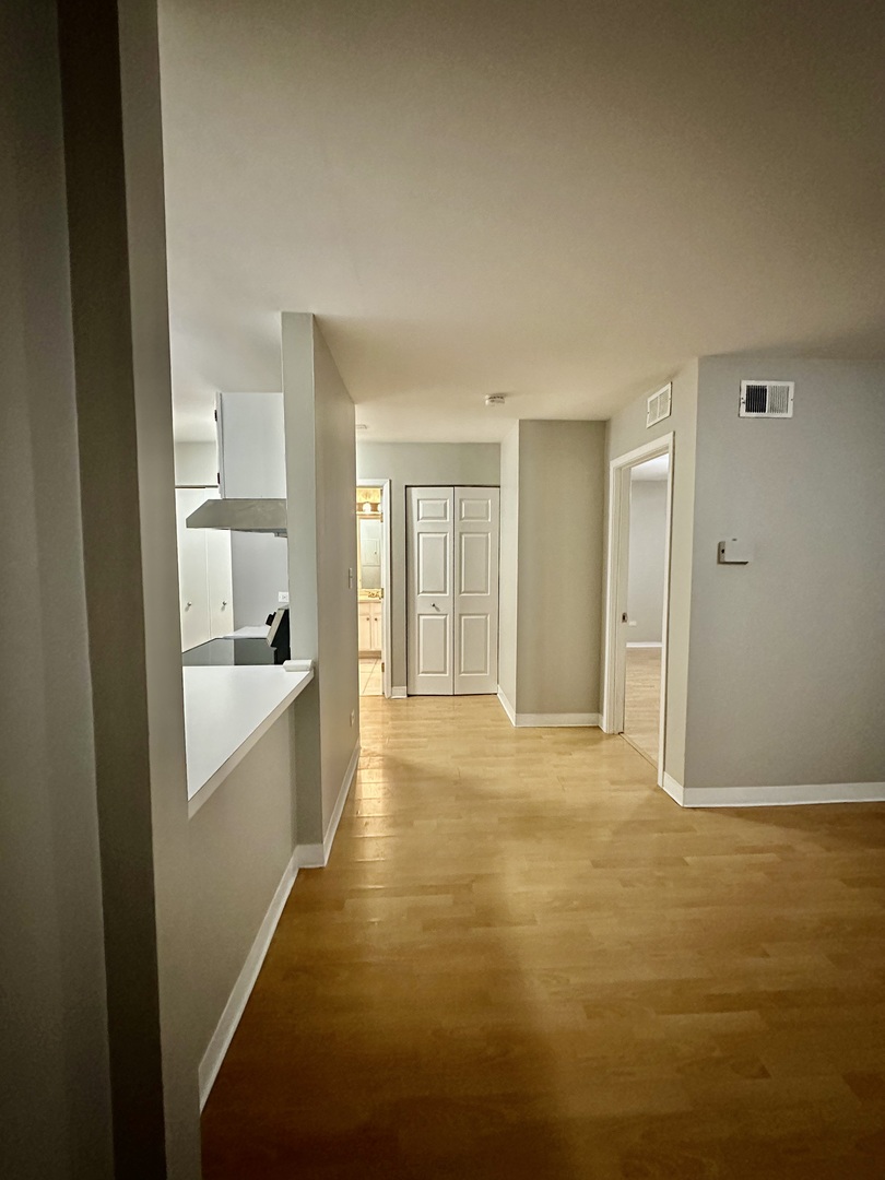 3255 Kirchoff Road, Unit 106 Rolling Meadows, IL 60008 - Photo 4 of 15