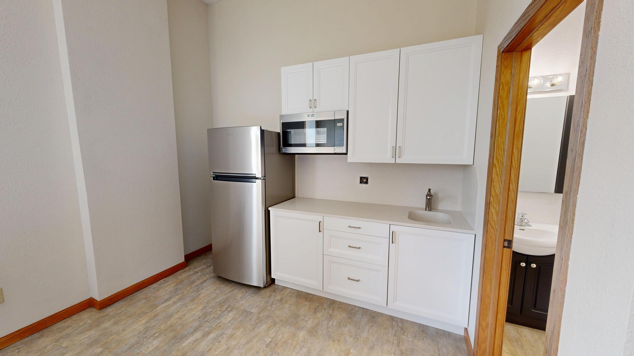 542 Benson Avenue Southwest, Unit EFFICIENCY #224 Willmar, MN 56201 - Photo 2 of 17