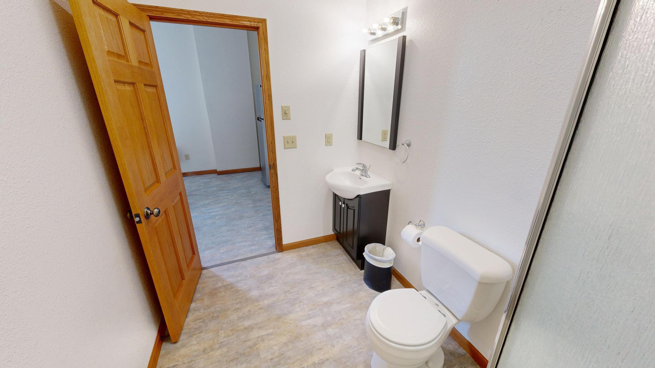 542 Benson Avenue Southwest, Unit EFFICIENCY #224 Willmar, MN 56201 - Photo 9 of 17