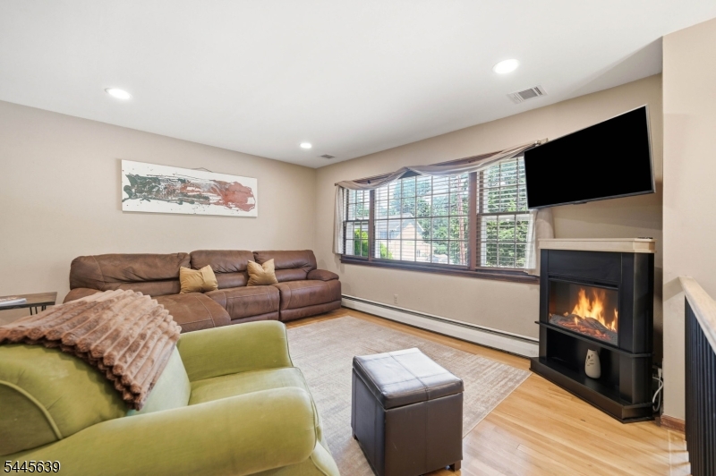 3 Seneca Trail Oak Ridge, NJ 07438 - Photo 4 of 20