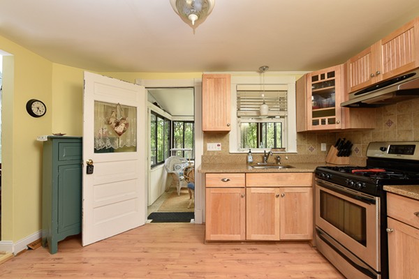 77 Squanto Road Weymouth, MA 02191 - Photo 5 of 24 Gallery Image 5