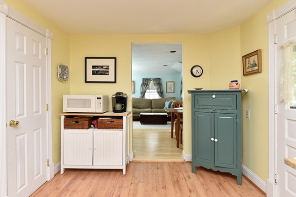 77 Squanto Road Weymouth, MA 02191 - Photo 7 of 24 Gallery Image 7