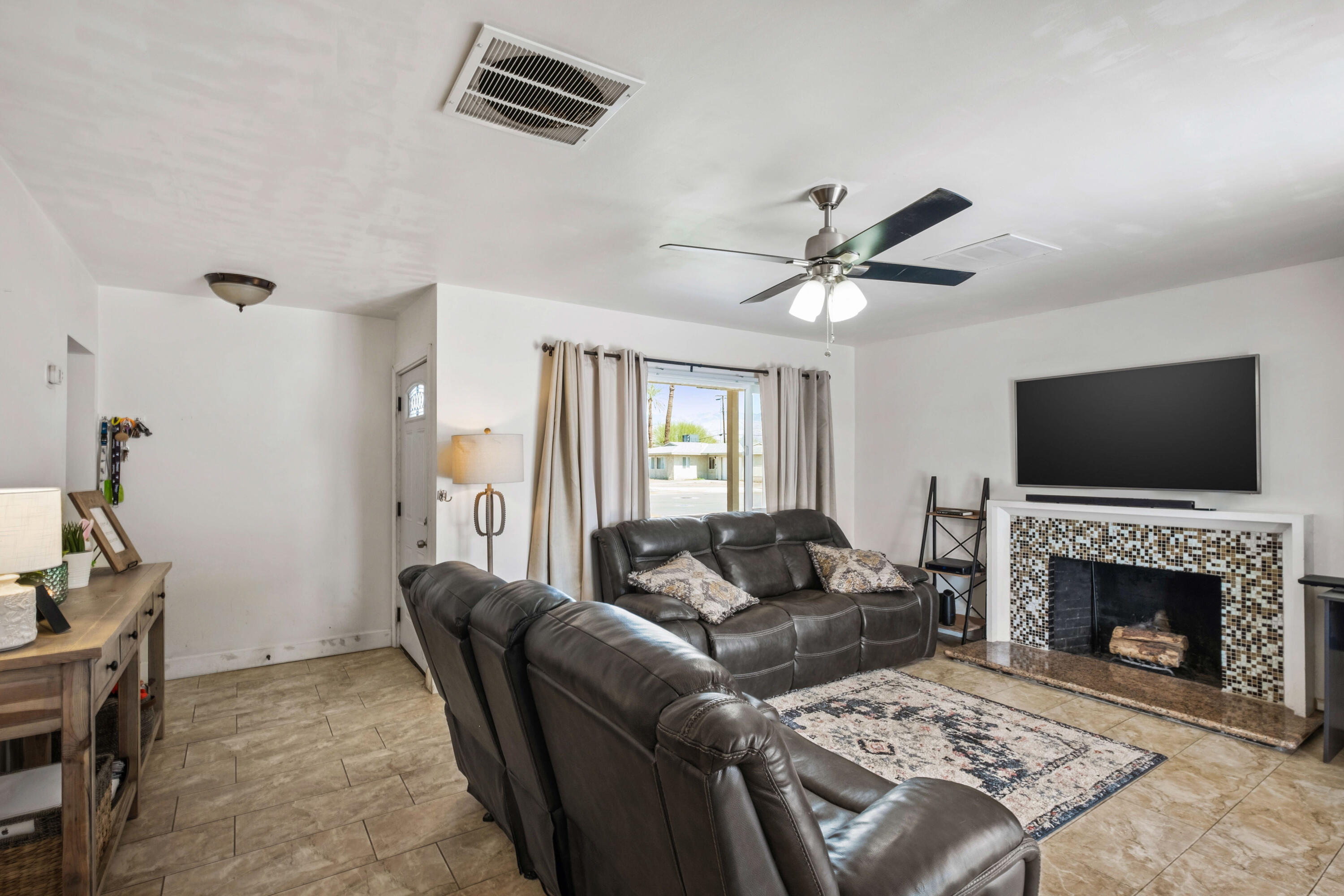 82297 Miles Avenue Indio, CA 92201 - Photo 3 of 14 Living room