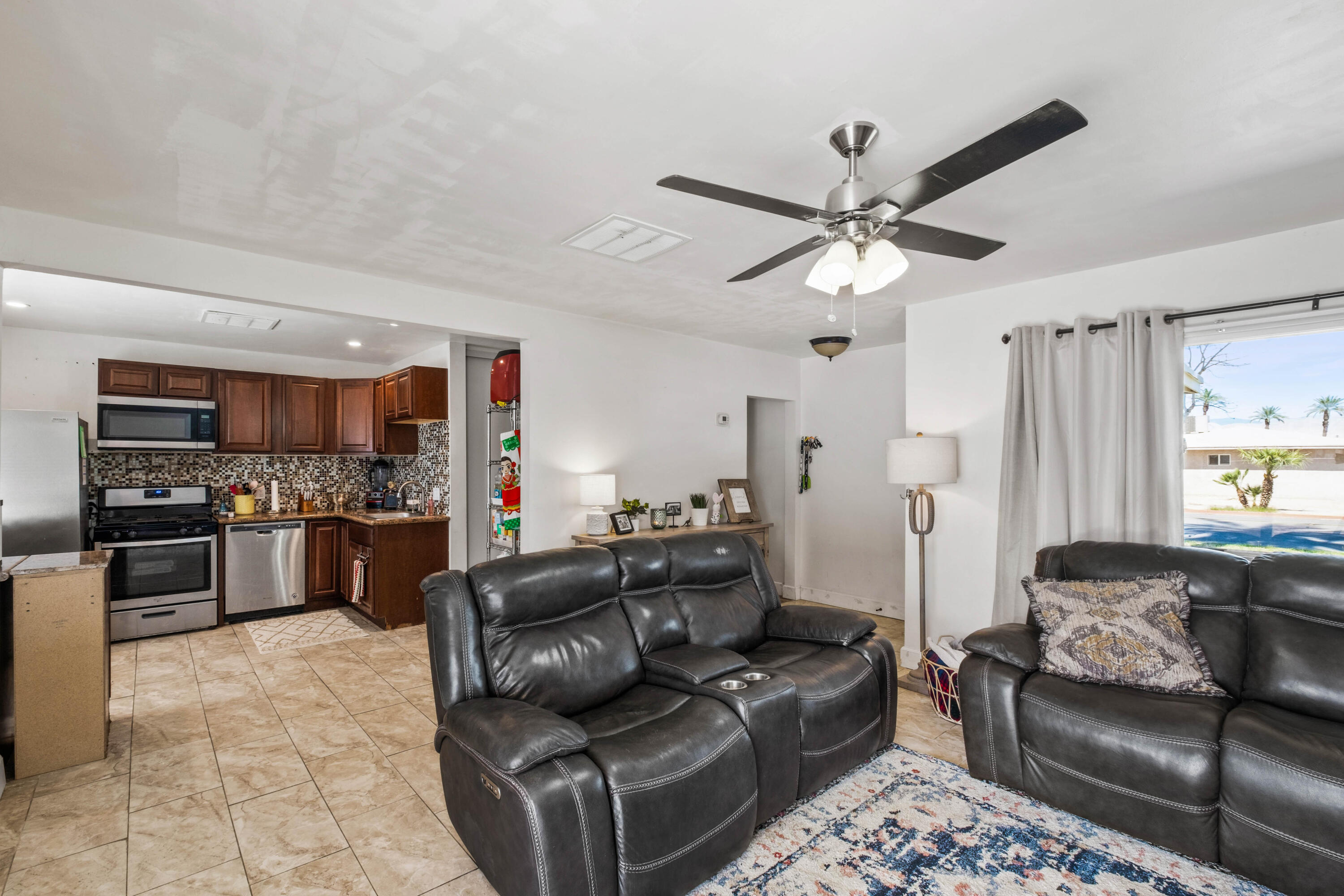 82297 Miles Avenue Indio, CA 92201 - Photo 4 of 14 living room2